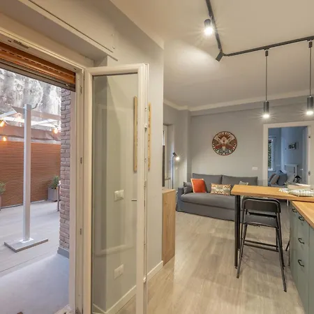 Mari Flat - Metro Pincetto - Italywego Apartment *